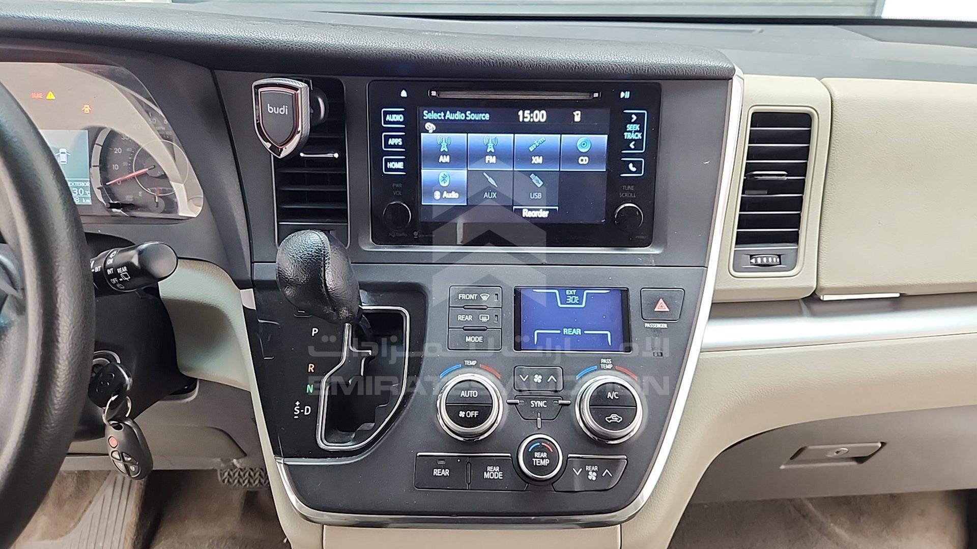 2015 TOYOTA SIENNA VIN: 5TDJK3DC1FS094786