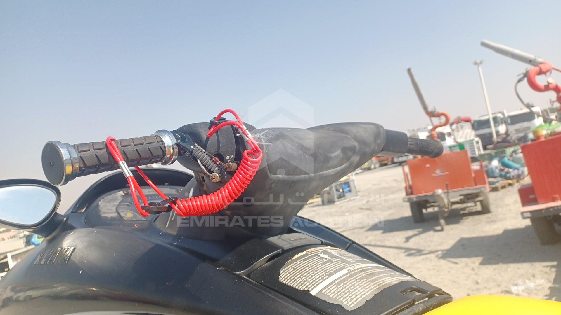 0 JET SKI + TROLLEY YAMAHA VIN: USYAMA2461C303