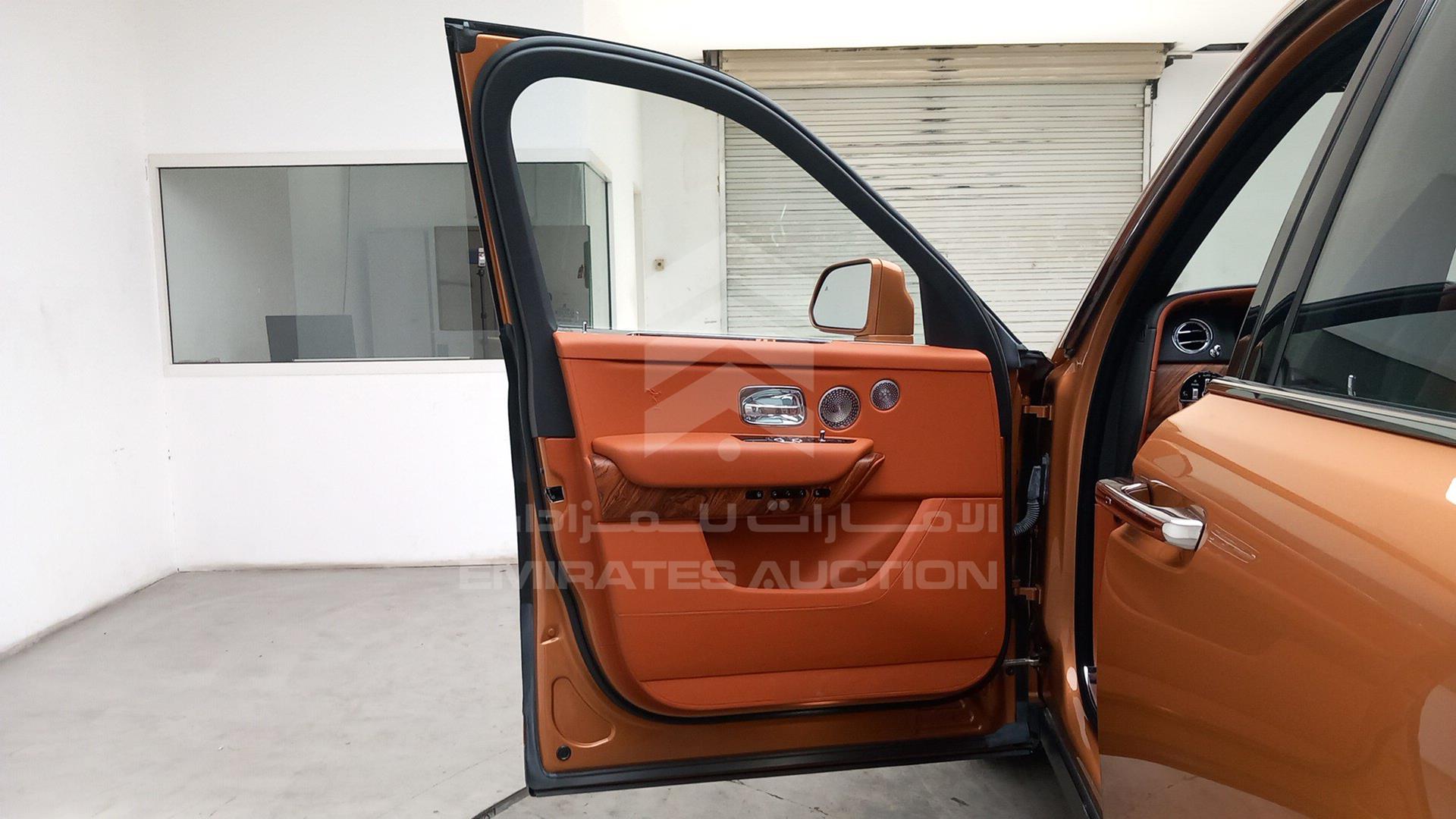 2019 ROLLS-ROYCE CULLINAN VIN: SCA689X09KU110187
