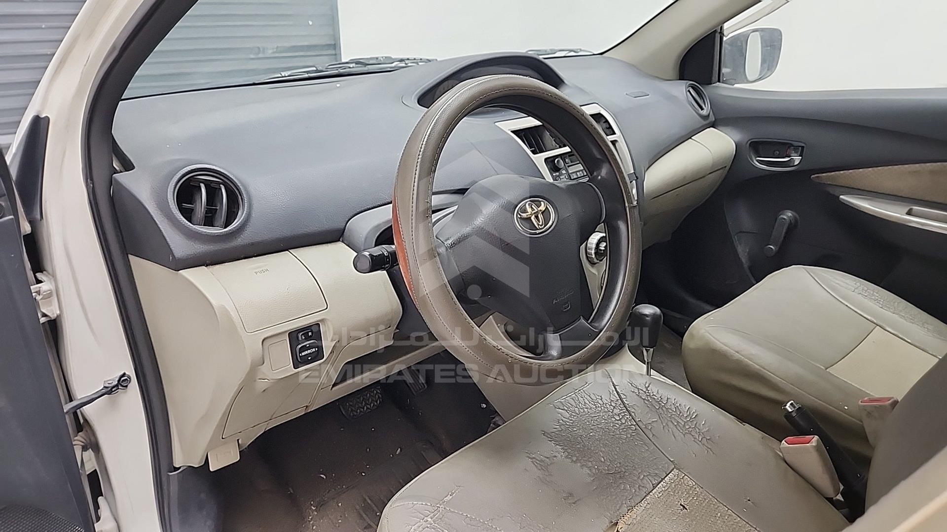2006 TOYOTA YARIS VIN: JTDBW933961022096