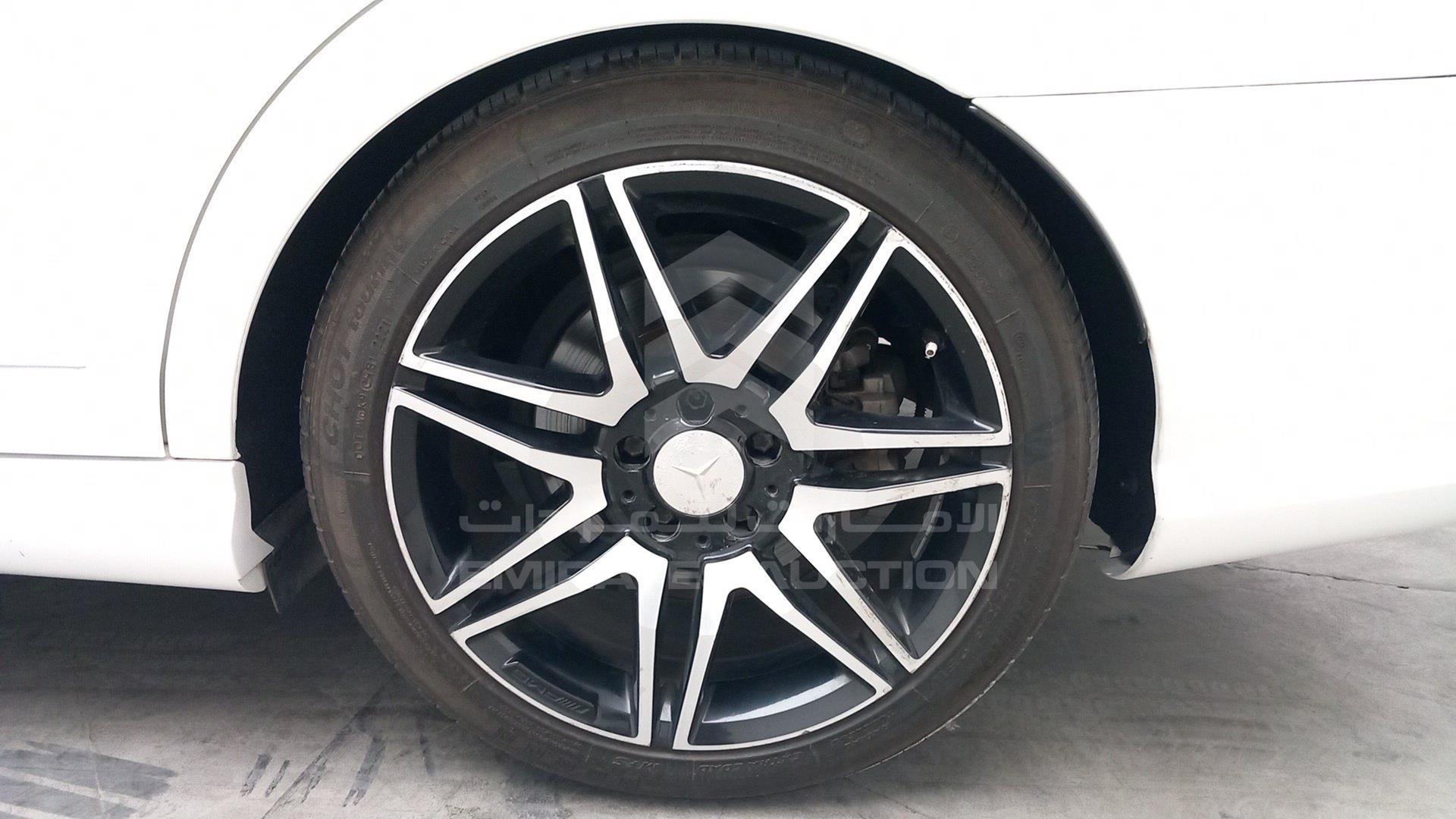 2014 MERCEDES C200 VIN: WDDGF4JB1EA902927