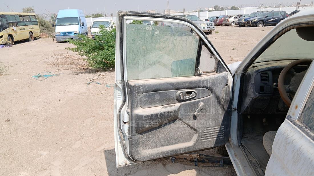 2005 Mitsubishi L 200 — Front Left Door — Photo 10