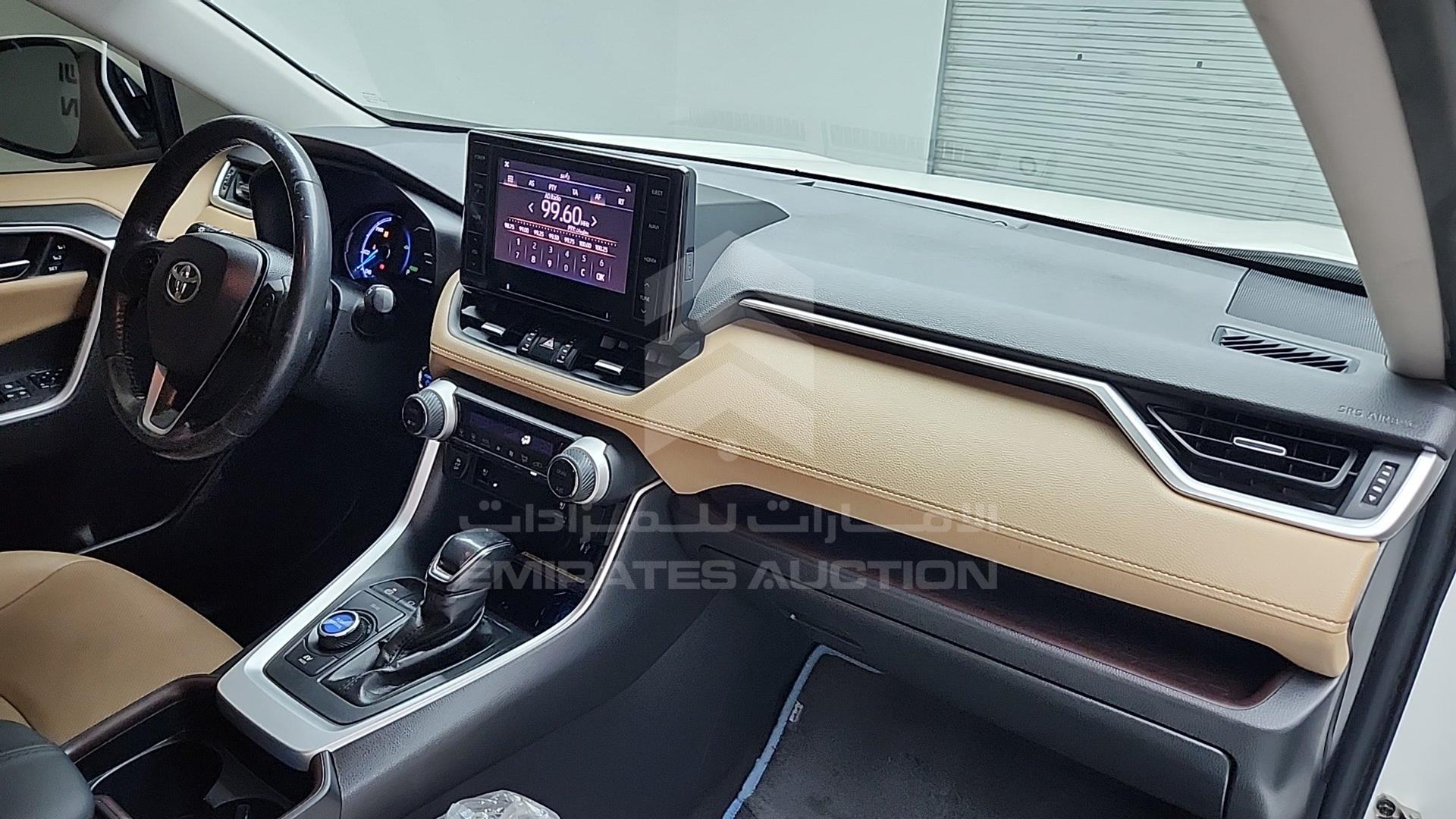 2019 TOYOTA RAV-4 VIN: JTMDW3FV6KD516671