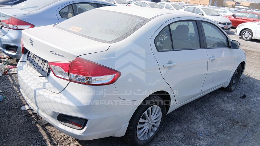 سوزوكي سياز 2023 — الزاوية الخلفية — صورة 8