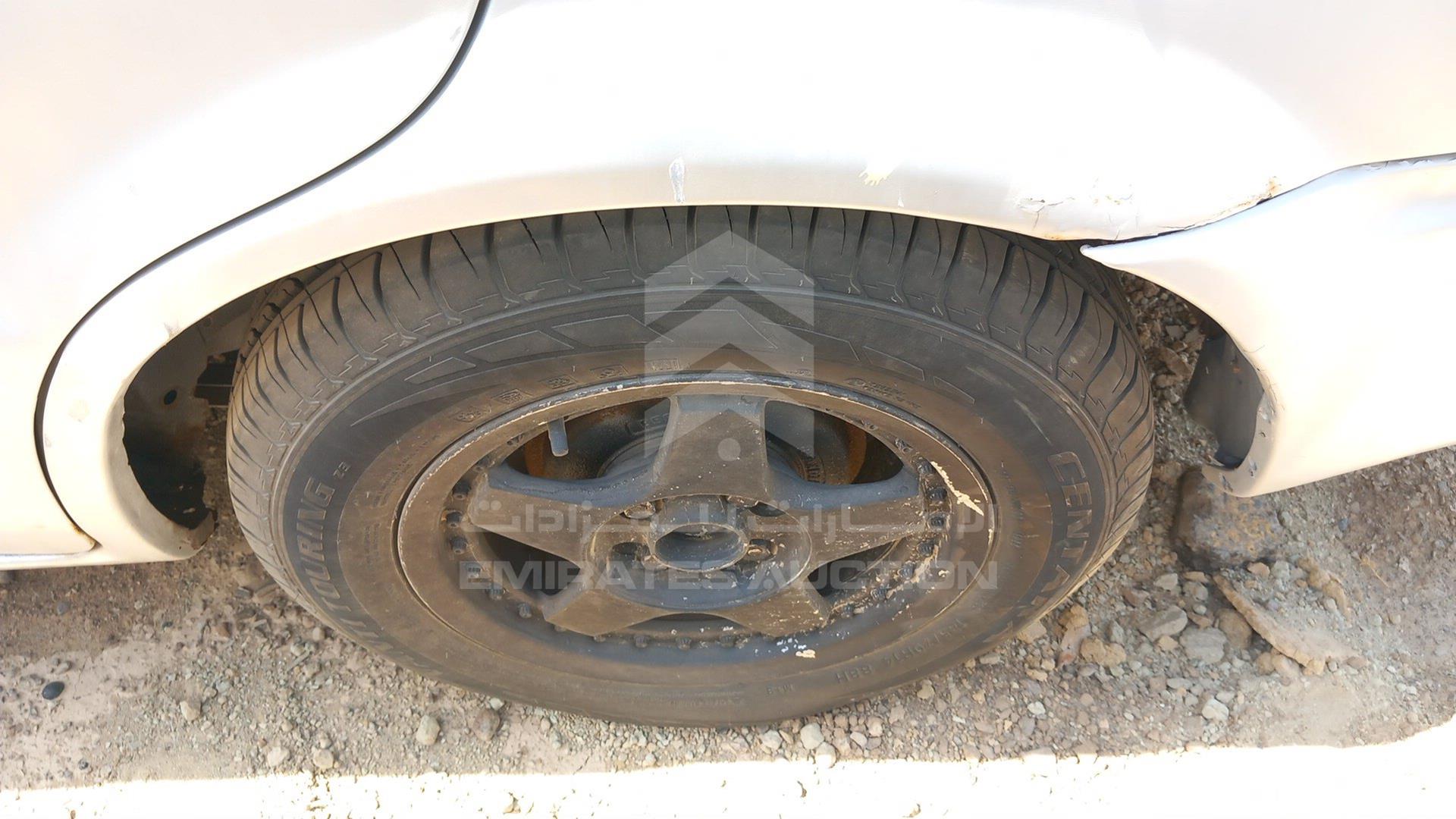 2003 MAZDA 323 VIN: JM7BJ12M231222037
