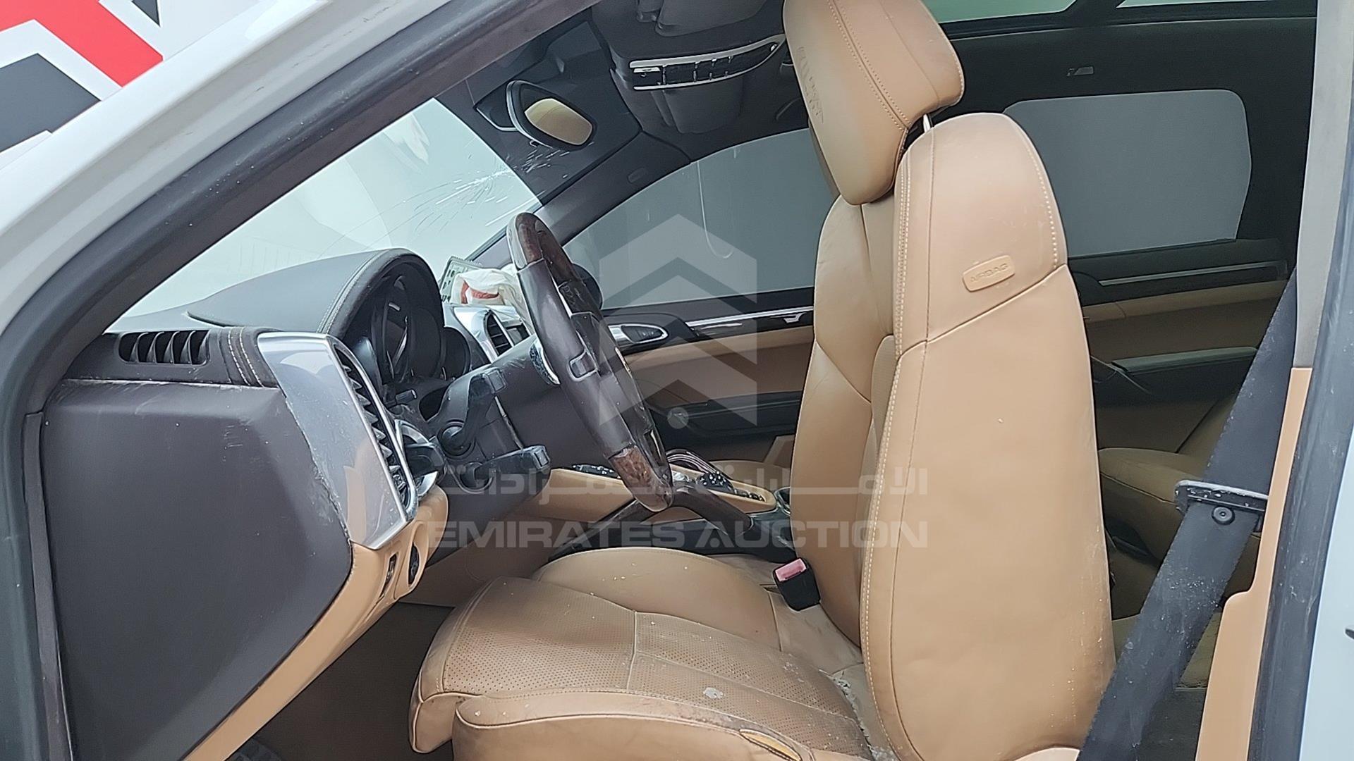 2013 PORSCHE CAYENNE GTS VIN: WP1ZZZ92ZDLA75797