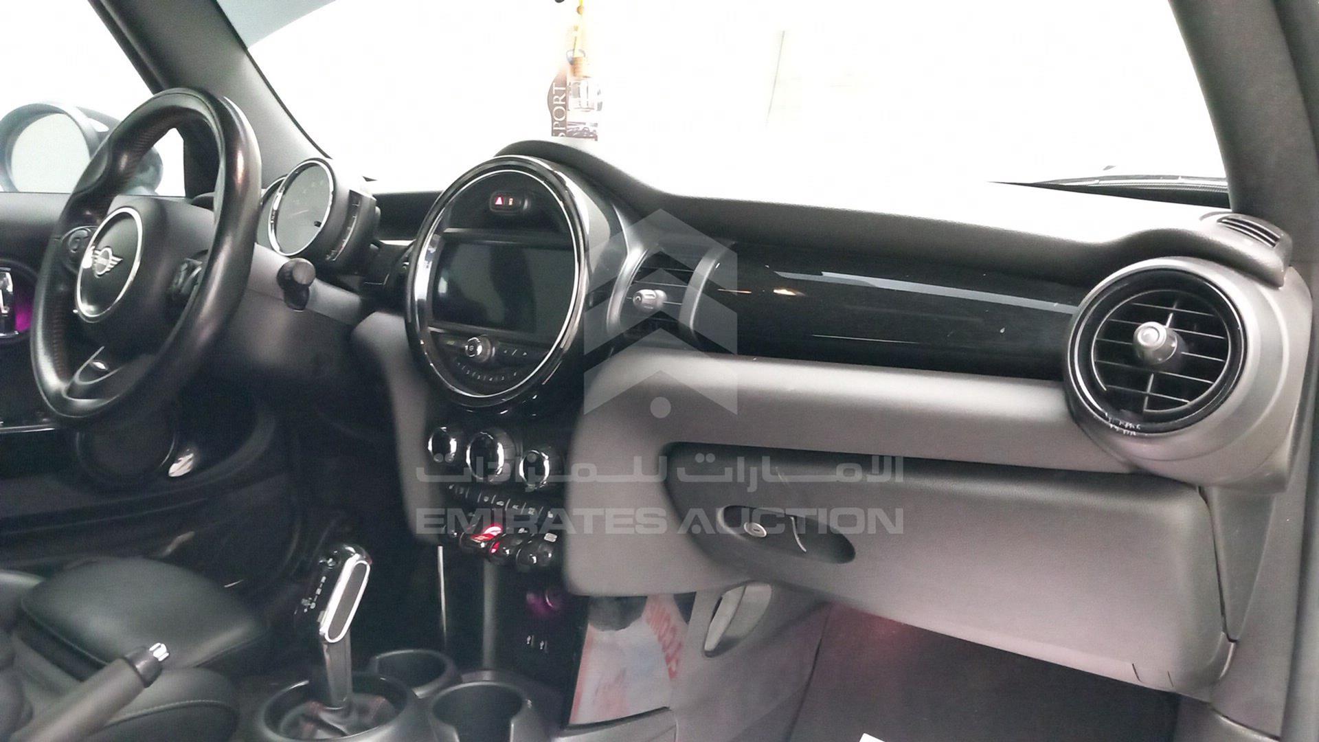 2020 MINI COOPER VIN: WMWWJ5C04L3L32670
