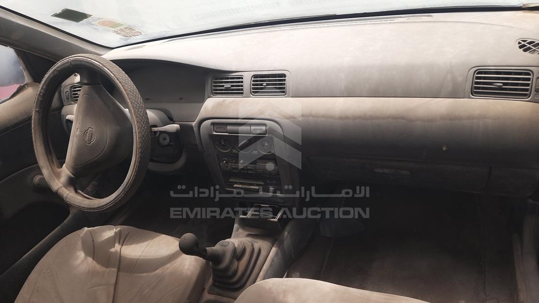 نيسان صني 1999 — زاوية الواجهة الكاملة — صورة 28