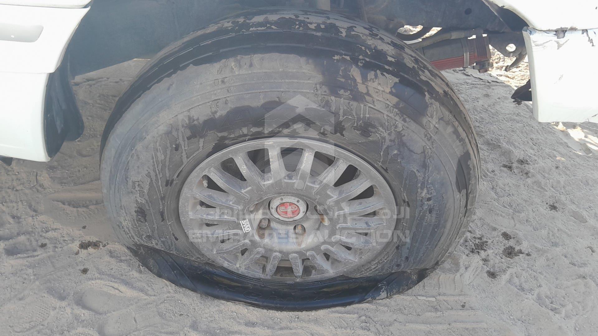 2007 TOYOTA LAND CRUISER VIN: JTEHT05J572106823