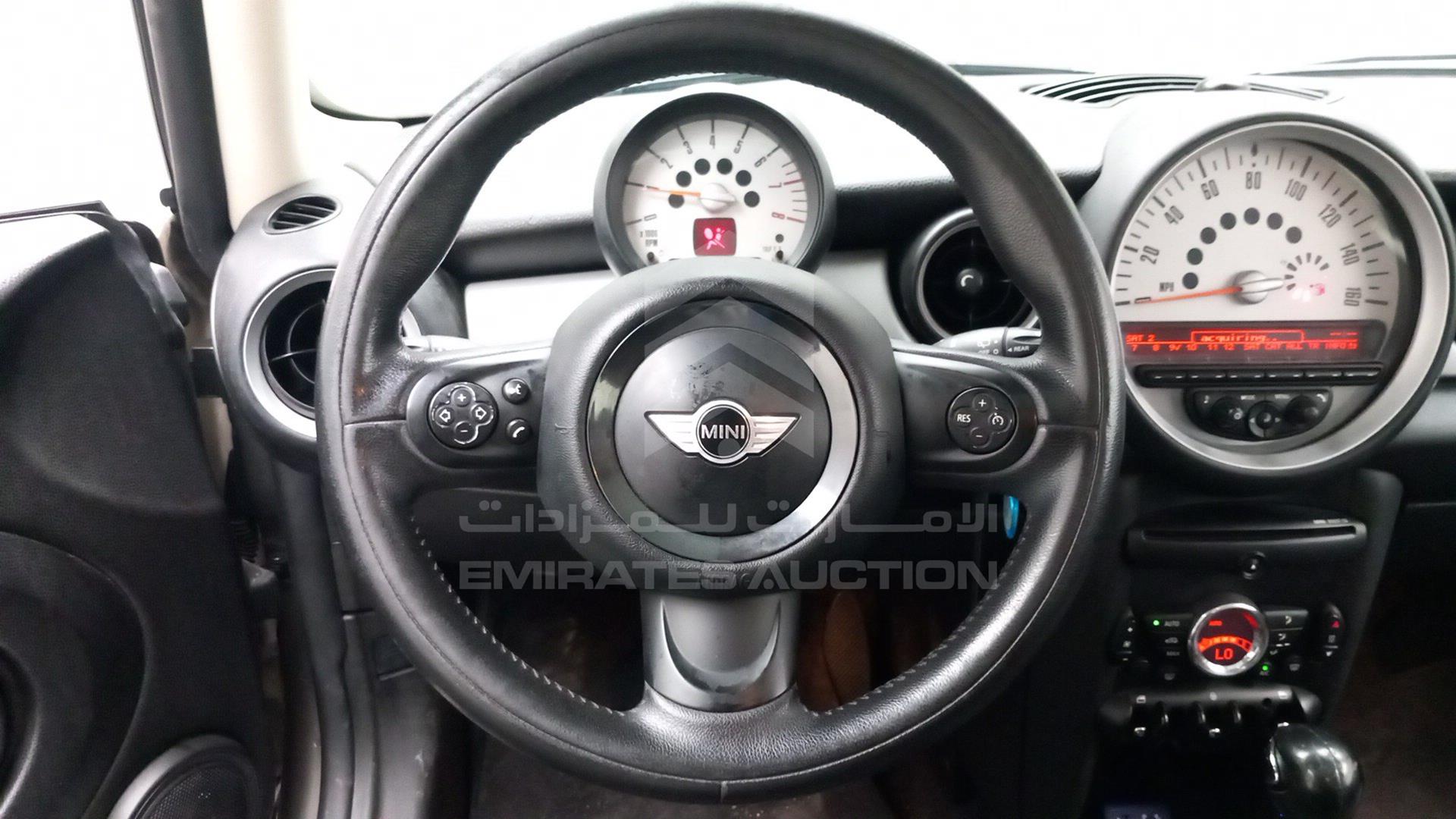 2013 MINI COOPER VIN: WMWSU3C52DT684427