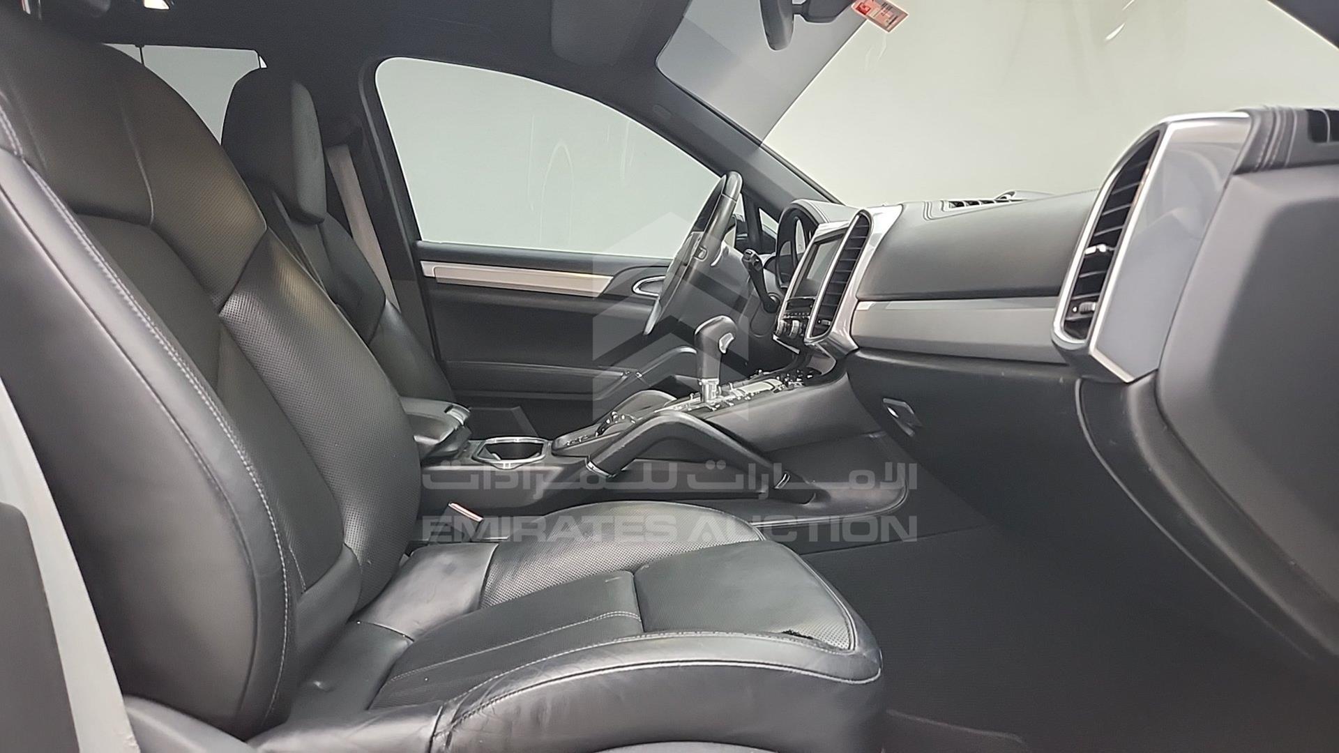2012 PORSCHE CAYENNE S VIN: WP1ZZZ92ZCLA44383