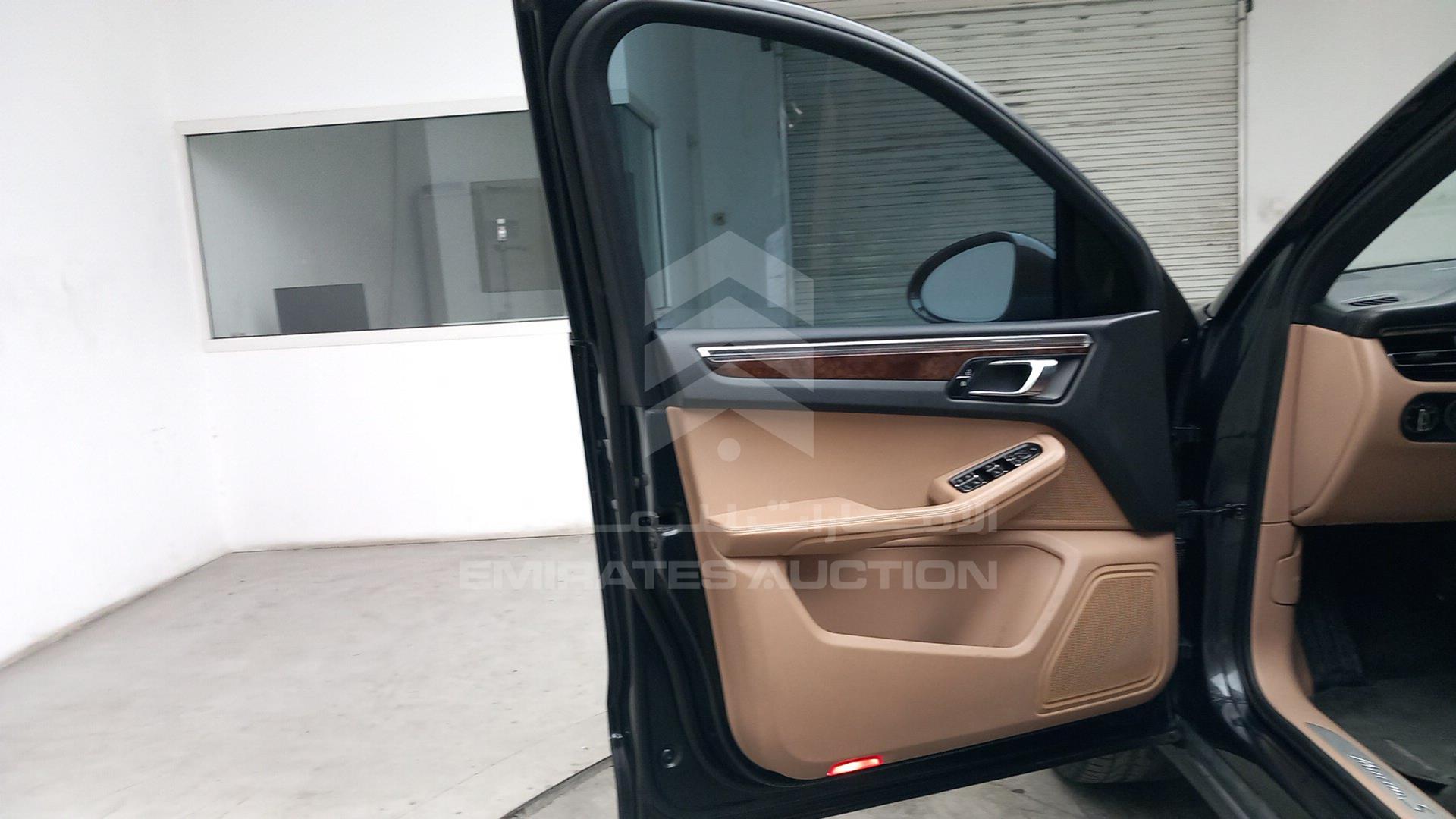 2020 PORSCHE MACAN S VIN: WP1AB2A56LLB33710