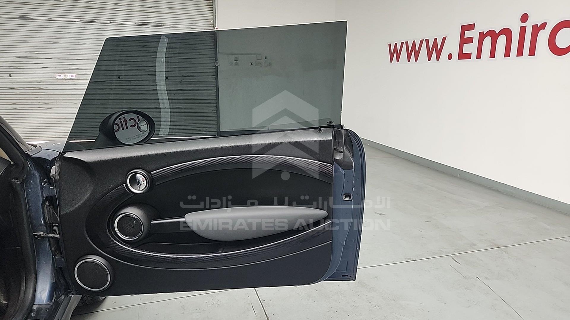 2011 MINI COOPER VIN: WMWSV3C58BTY11241