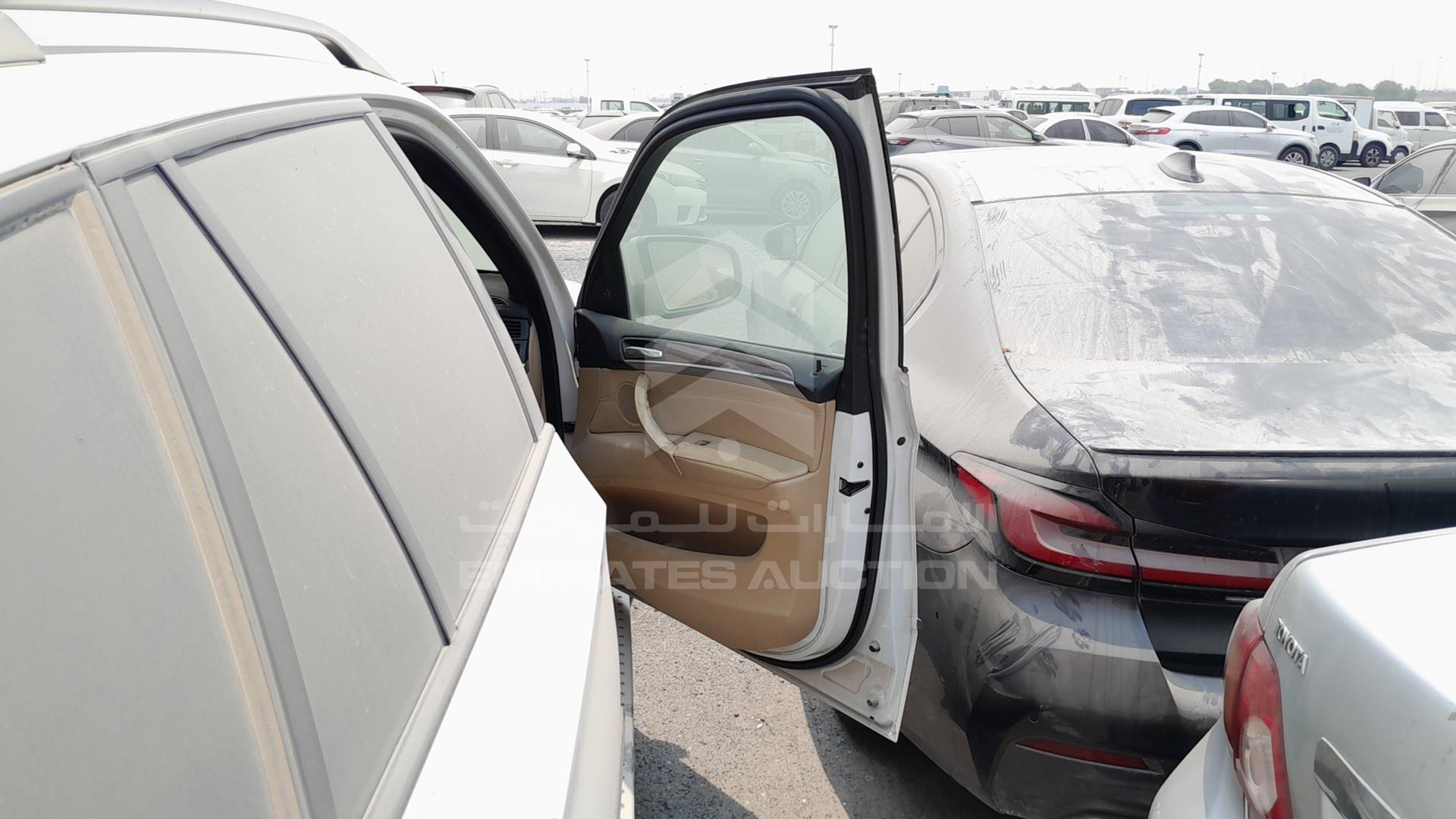 2008 BMW X5 VIN: WBAFE81018L092493