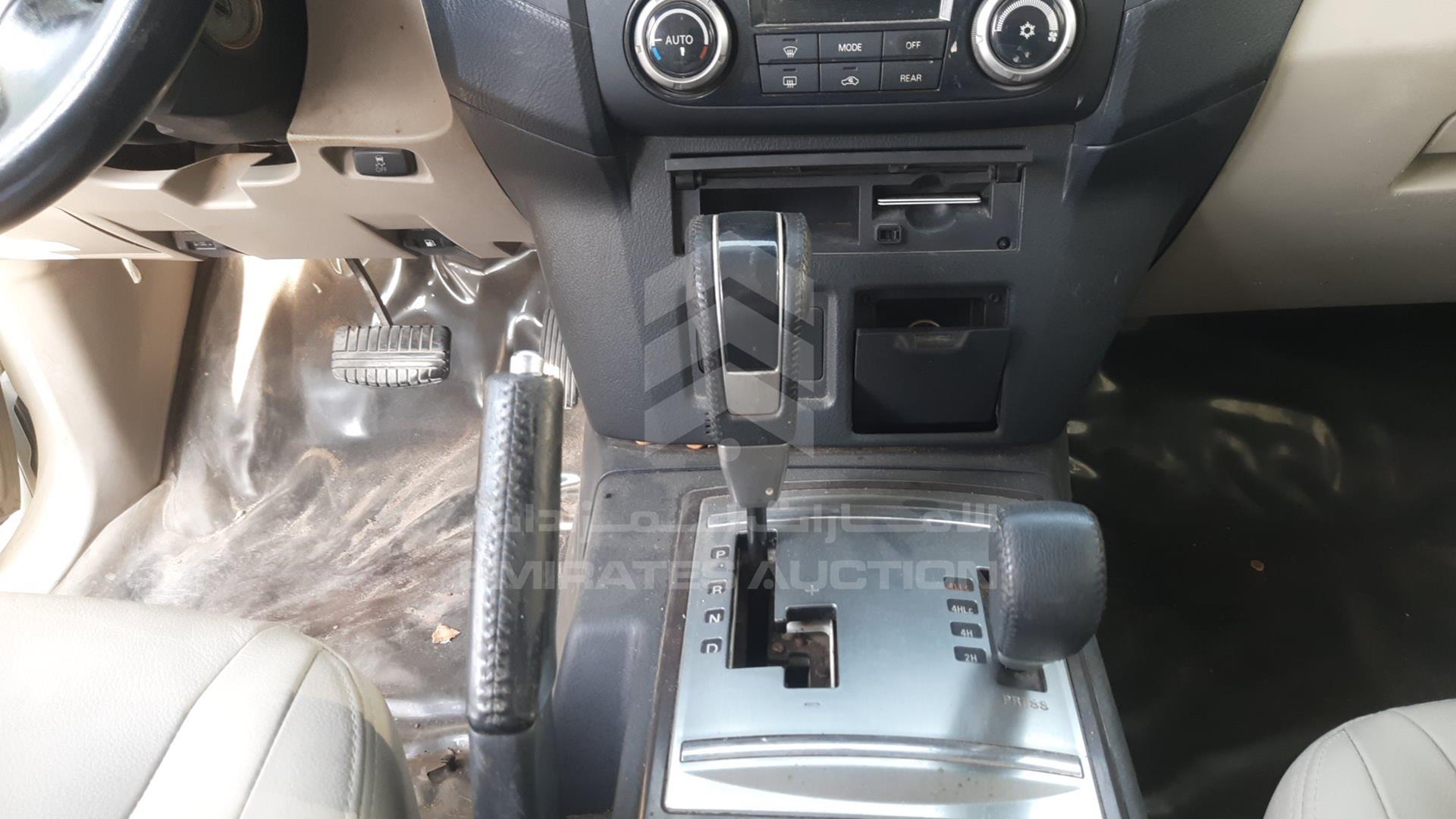 2013 MITSUBISHI PAJERO VIN: JMYLRV95WDJ704832
