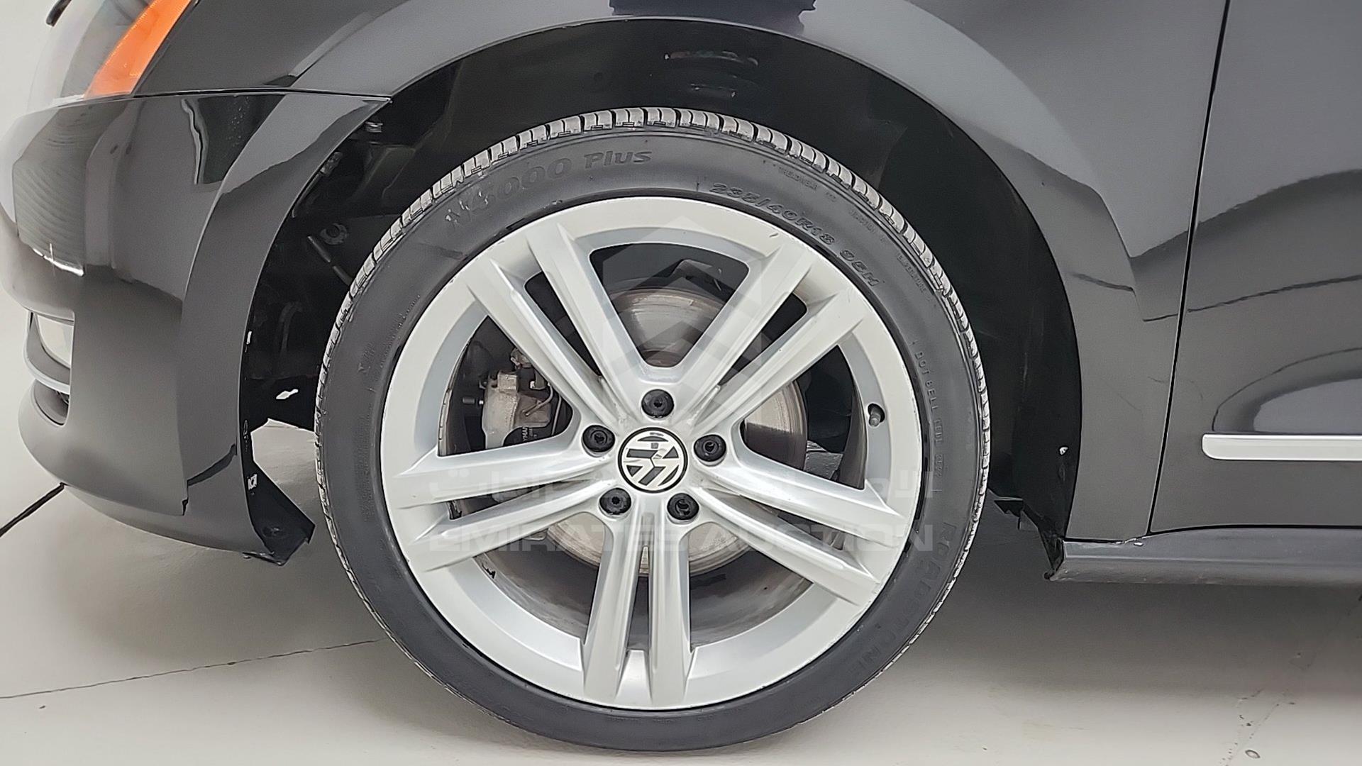 2015 VOLKSWAGEN PASSAT VIN: WVWCR7A38FC001182