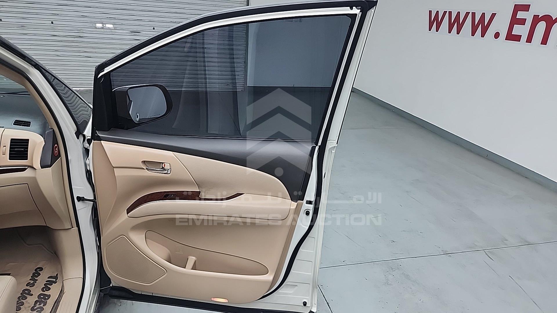 2019 TOYOTA PREVIA VIN: JTNGE52M8K7175485