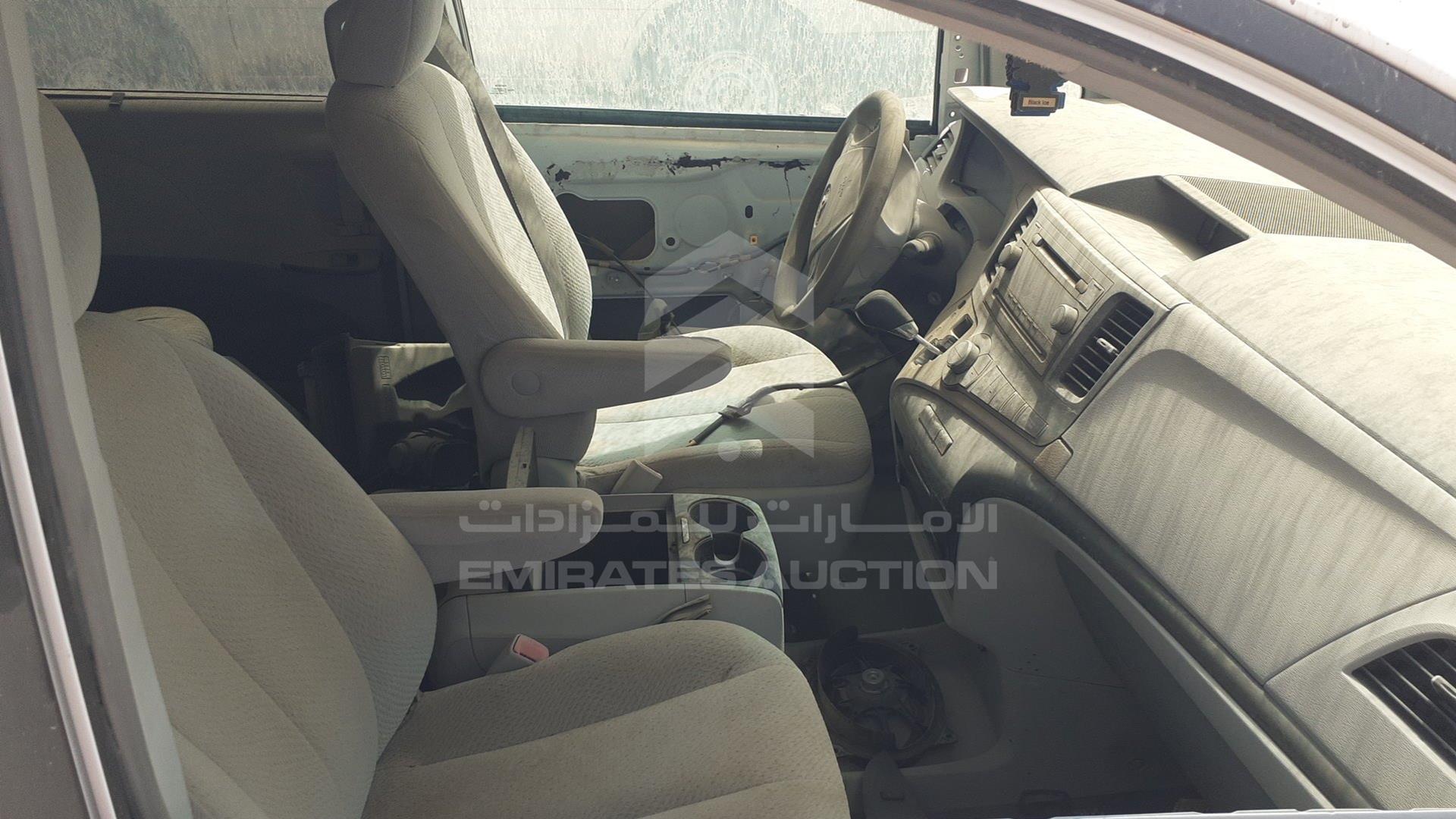 2014 TOYOTA SIENNA VIN: 5TDKK3DC2ES419884