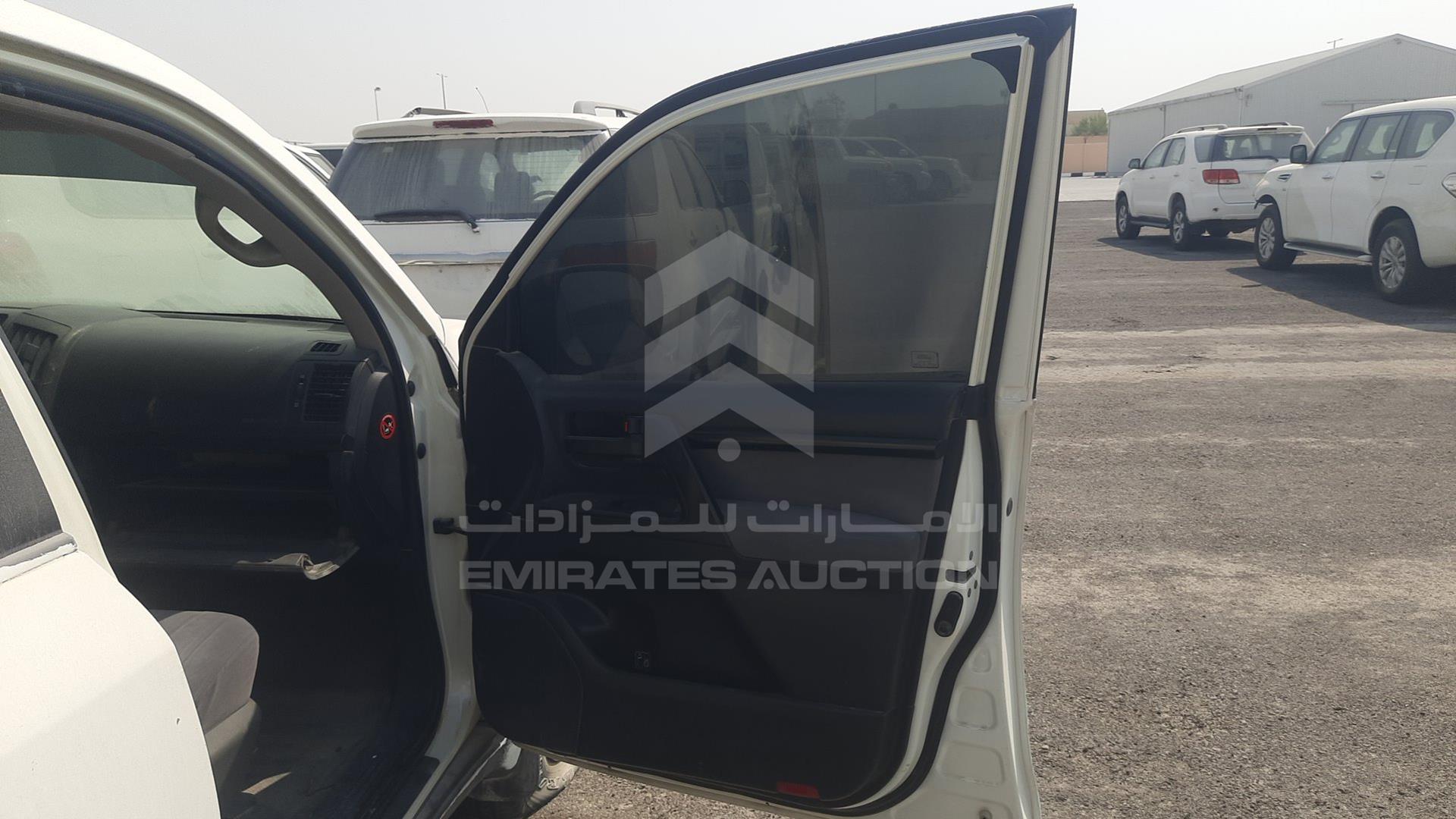 2011 TOYOTA LAND CRUISER VIN: JTMDU09J1B4033618