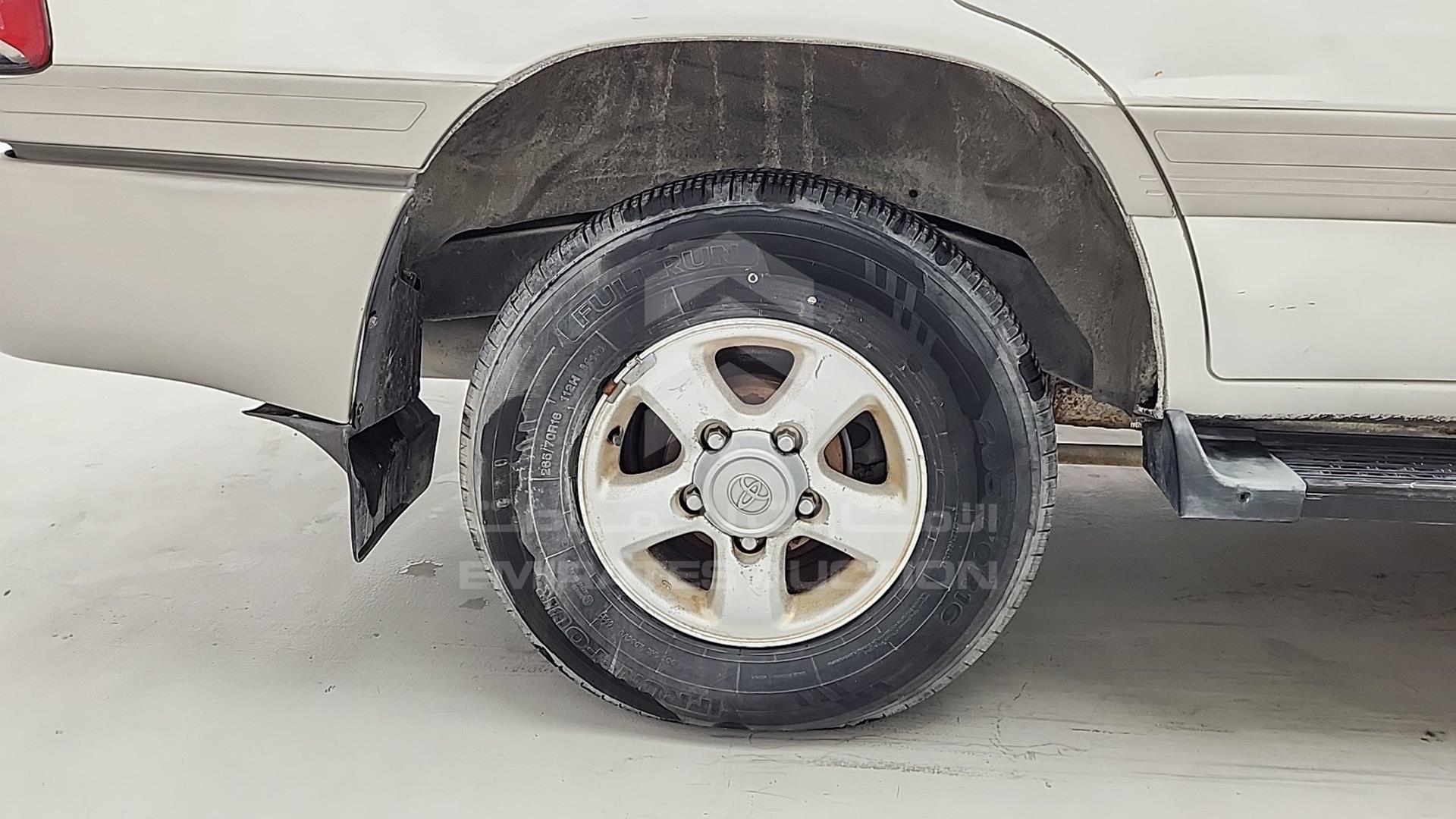 2000 TOYOTA LAND CRUISER VIN: JT3HT05J0Y0081156