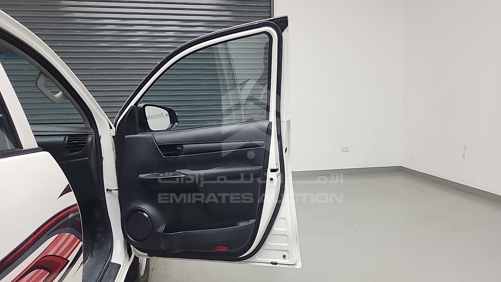 2023 TOYOTA HILUX VIN: MR0DB9CD1P5004085