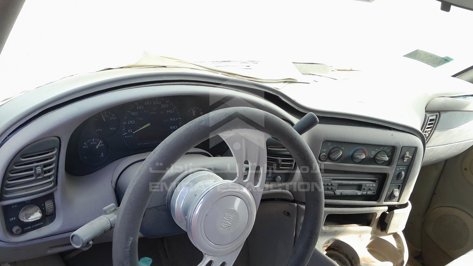 0 CHEVROLET --- VIN: 1GNDM19W2VB155333