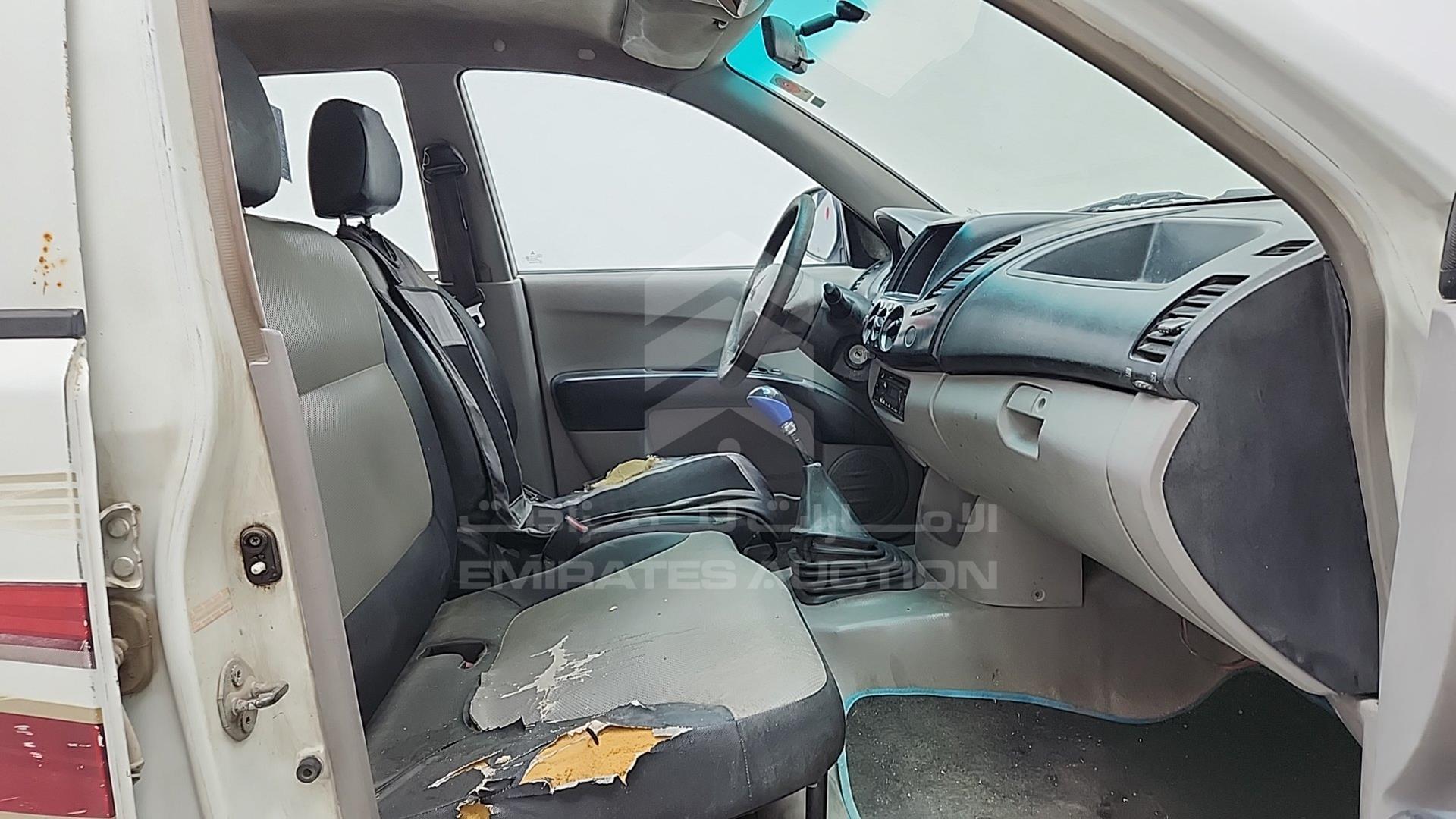 2012 MITSUBISHI L 200 VIN: MMBJNKA50CD022926
