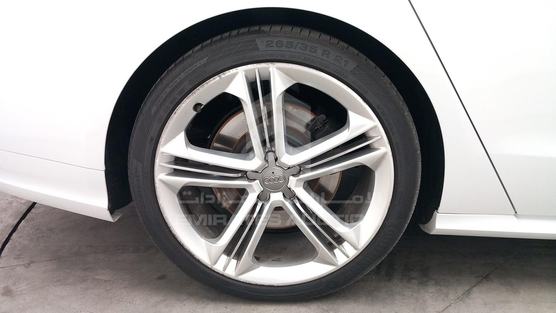 2016 AUDI S8 VIN: WAUG2BFD4GN000253