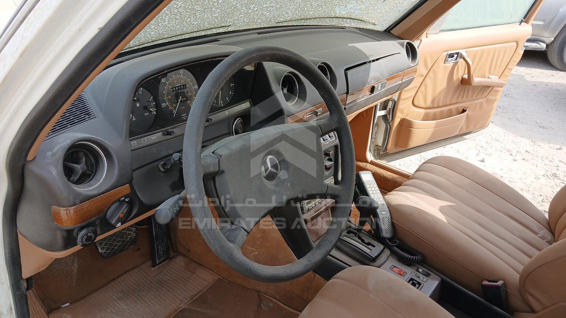 1983 MERCEDES 240D VIN: WDBAB23A6DB408137