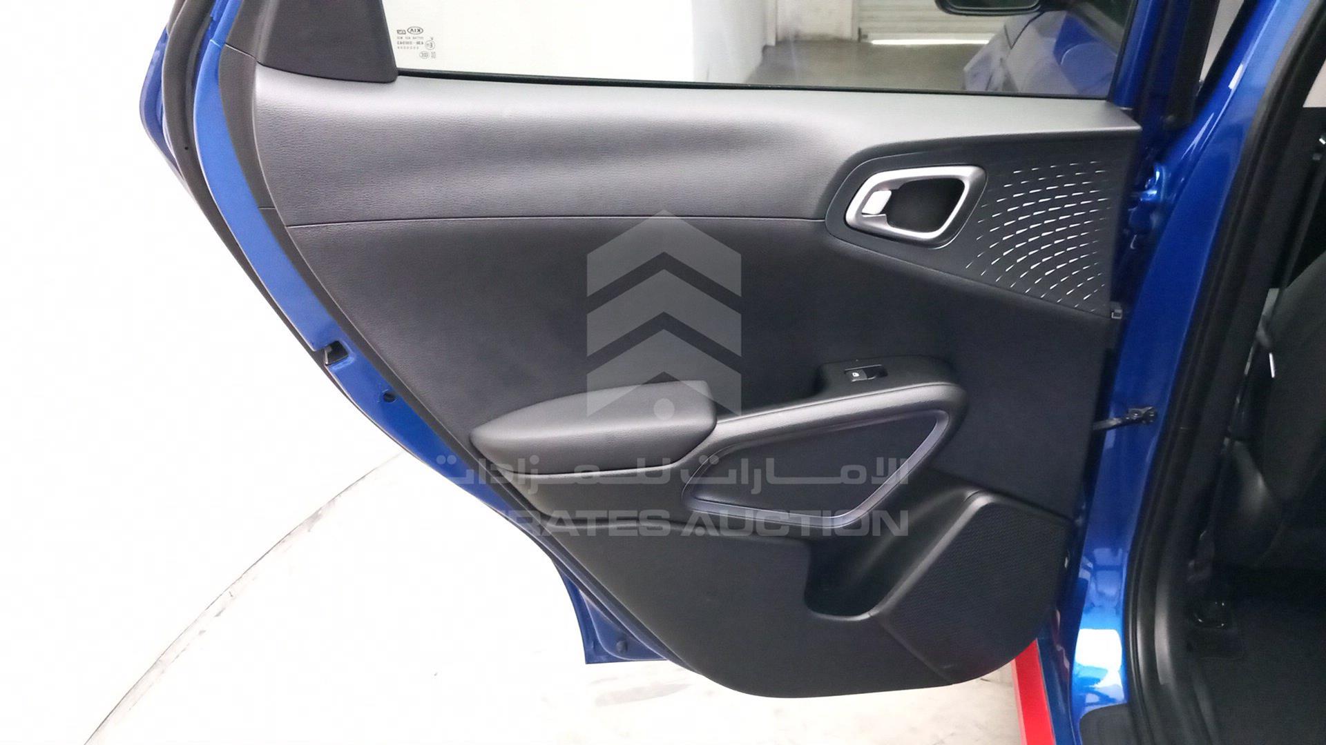 2020 KIA SOUL VIN: KNDJ63AU6L7110925