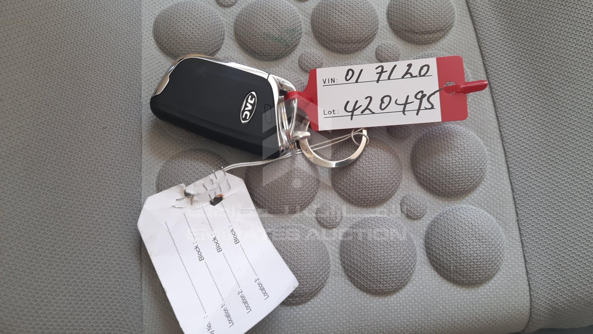 2023 JAC J7 VIN: LJ12FKT36P4017120