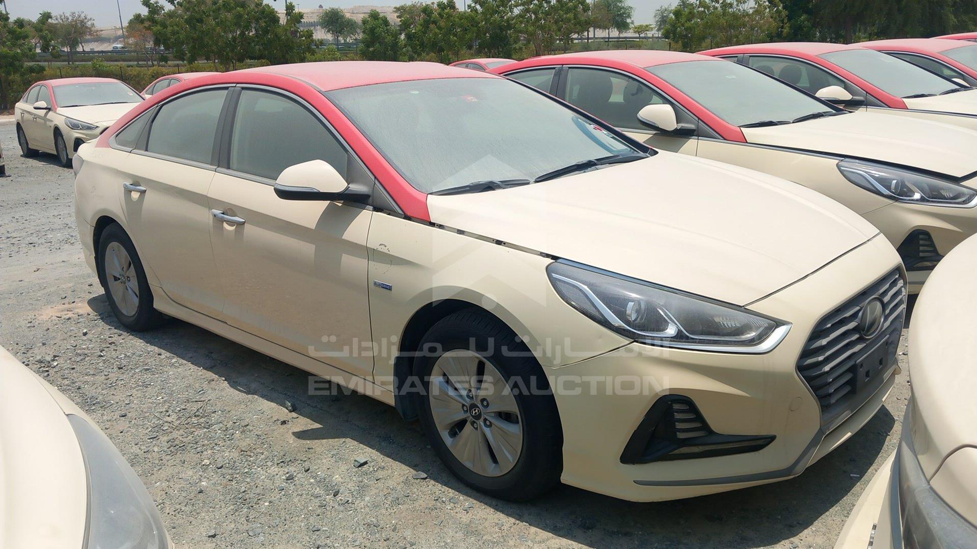 2018 HYUNDAI SONATA VIN: KMHE24138JA082115