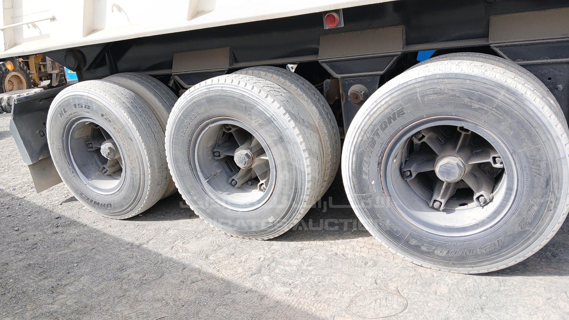2017 TRAILER BOX 3XL VIN: D121886DXBTRAILER