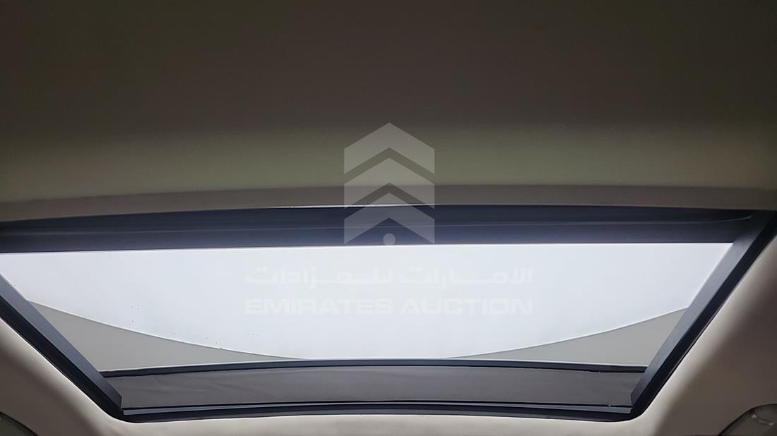 2016 Range Rover Vogue — Sun Roof View — Photo 21