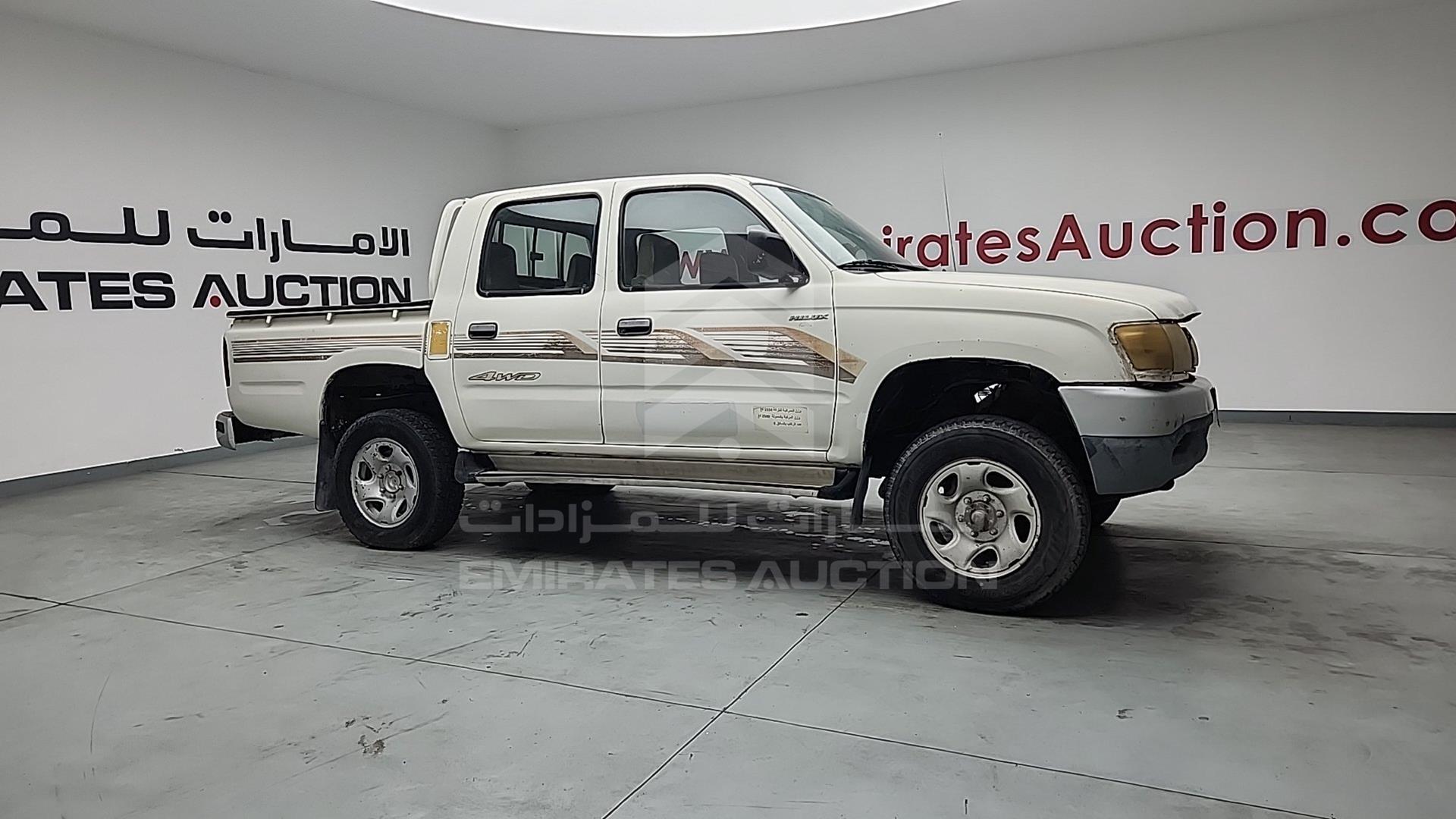 2005 TOYOTA HILUX VIN: JTFDM626150033601