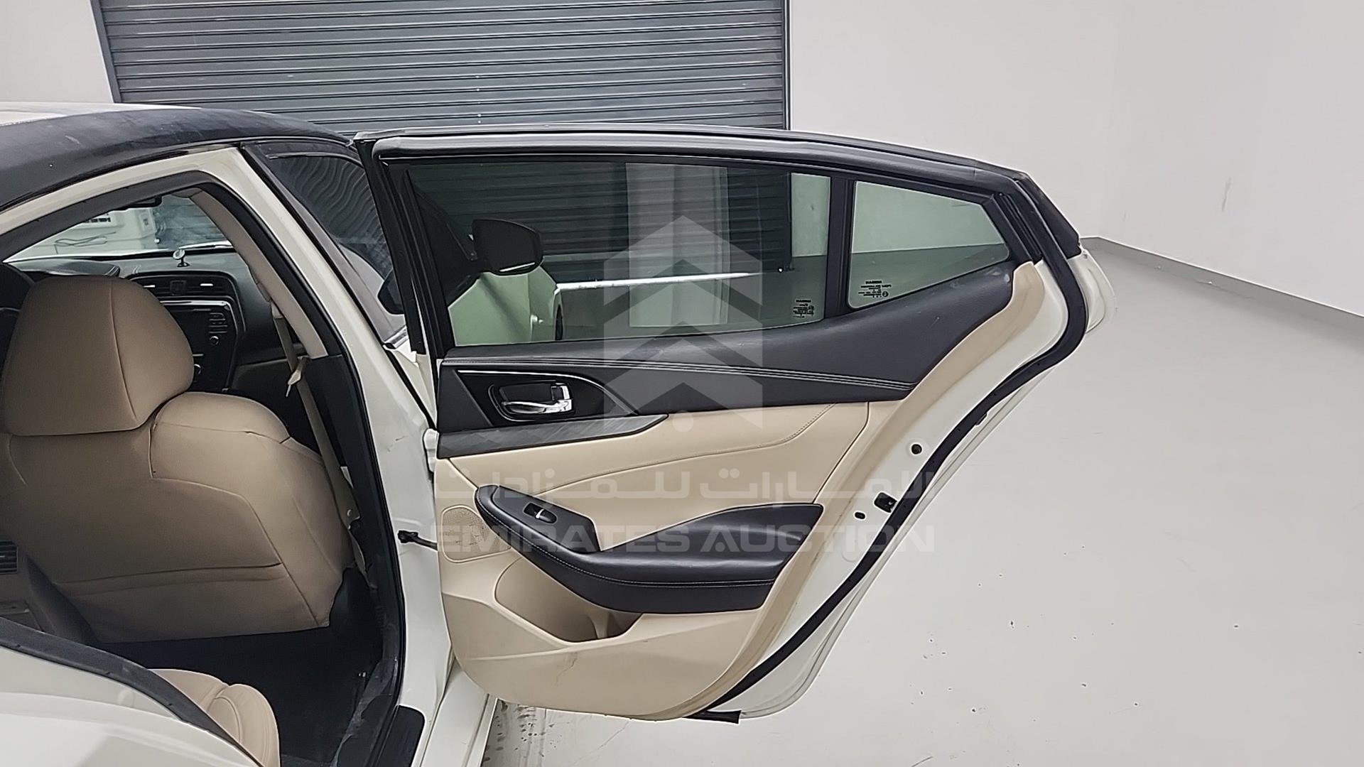 2016 NISSAN MAXIMA VIN: 1N4AA6AP7GC405495