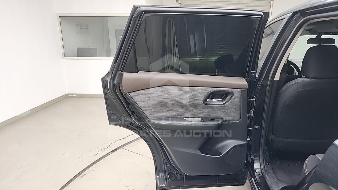 نيسان روج 2023 — الباب الخلفي الأيسر — صورة 21