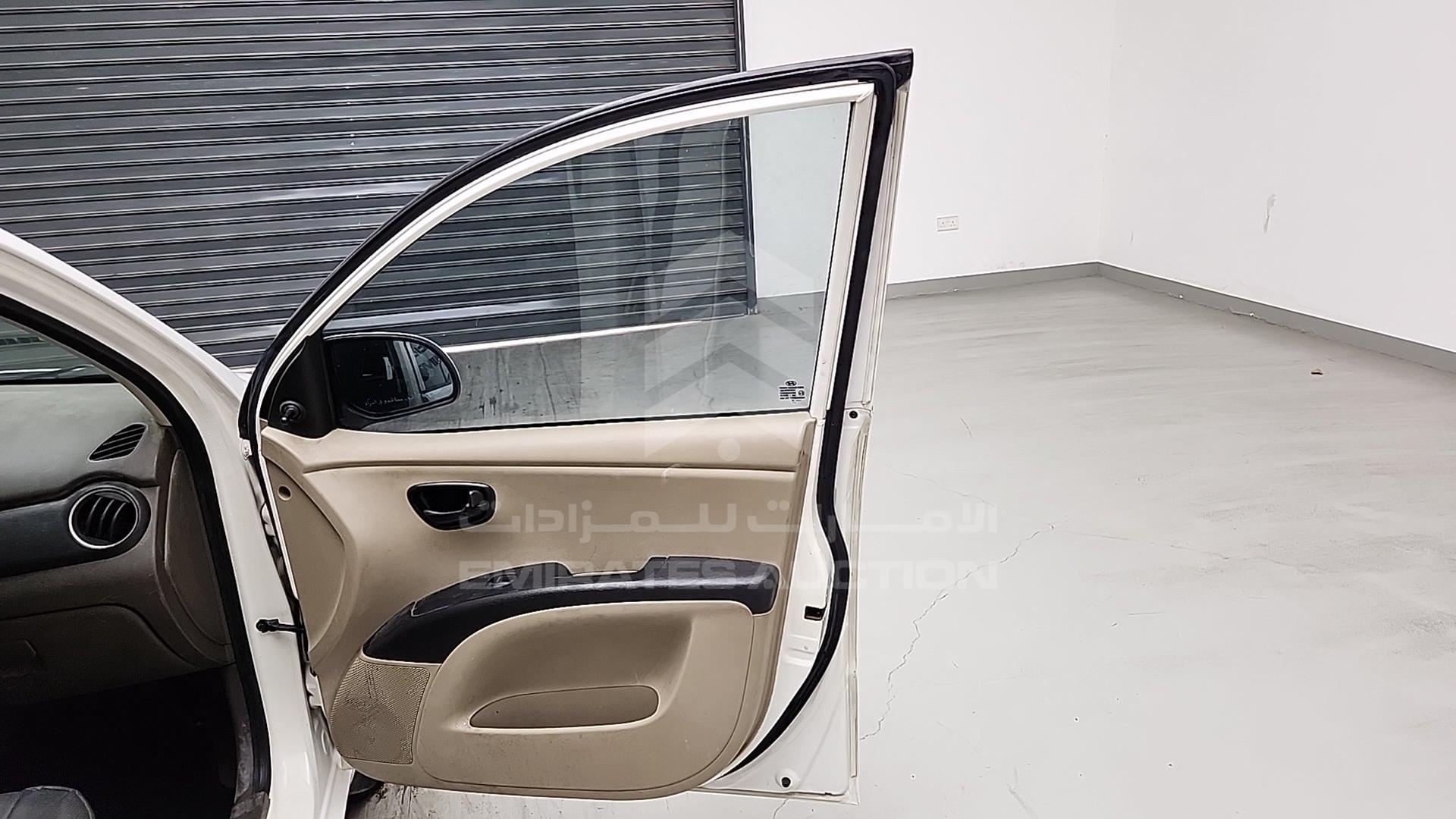 2015 HYUNDAI I10 VIN: MALAM51C9FM570463