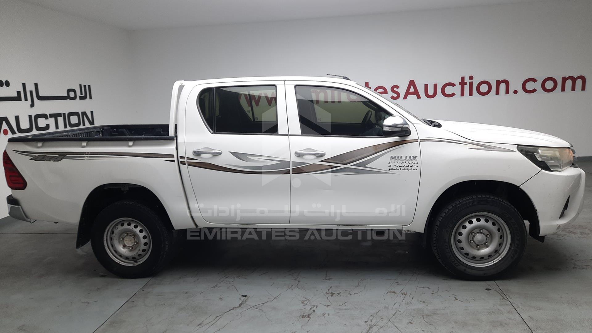 2017 TOYOTA HILUX VIN: MR0DB8CD2H0115737