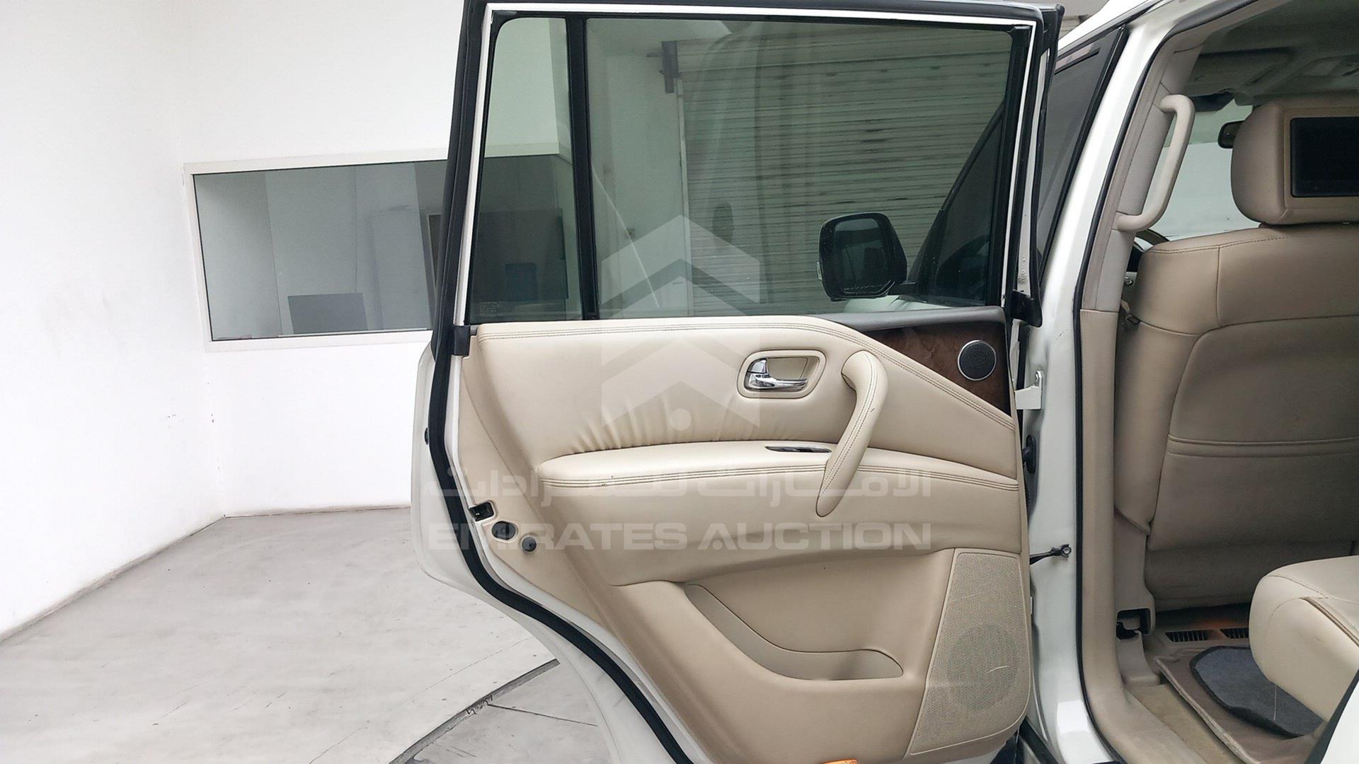 2011 INFINITI QX56 VIN: JNRAZ25Y6B9000720