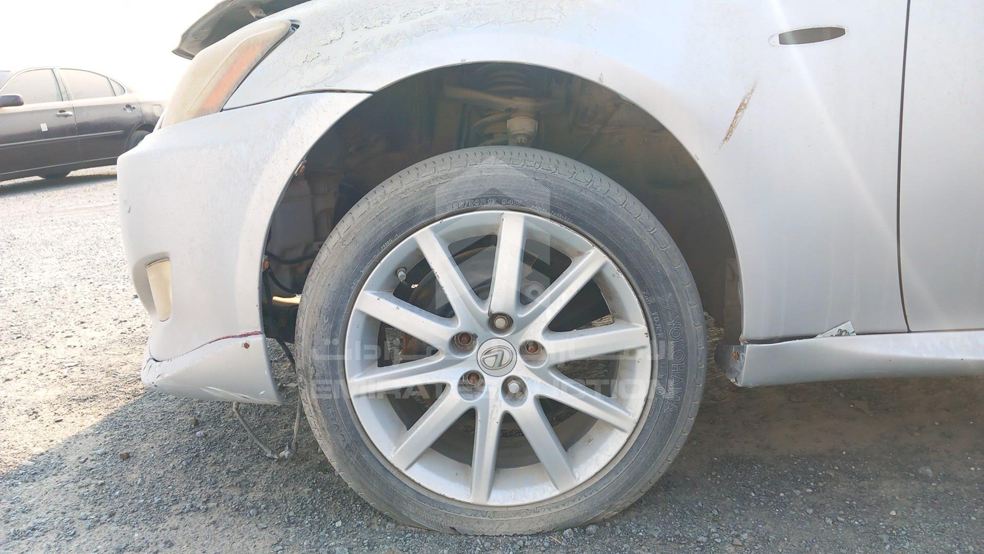2008 LEXUS IS300 VIN: JTHBG262882016731