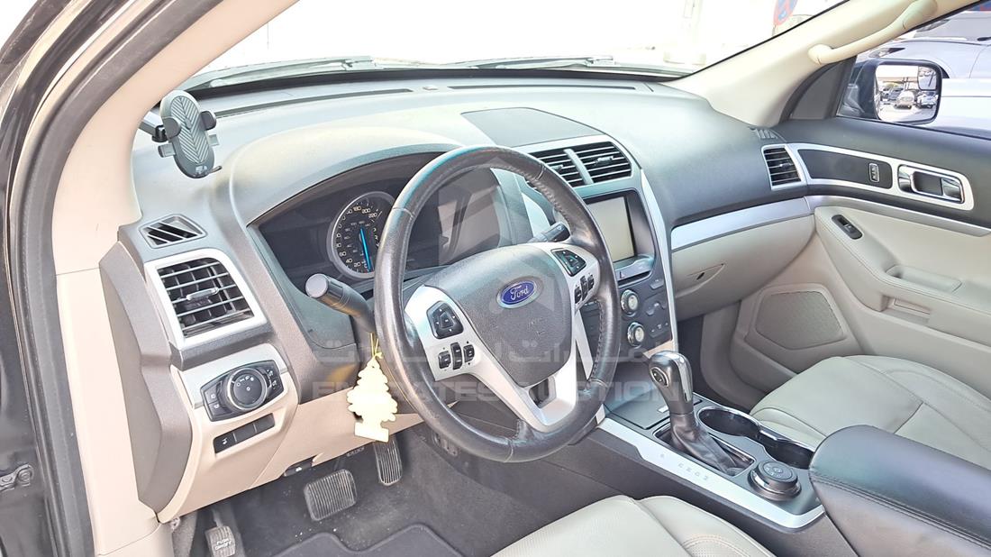2015 Ford Explorer — Front Left Driver Dashboard View — Photo 11