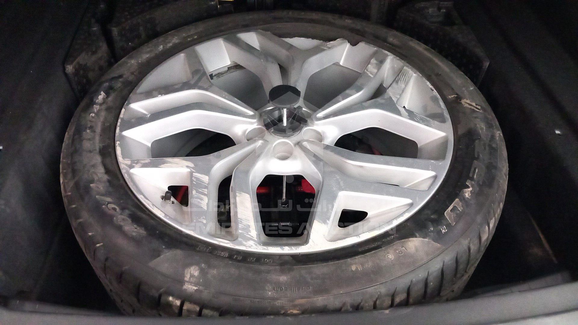 2019 RANGE ROVER VELAR VIN: SALYA2BX7KA223325