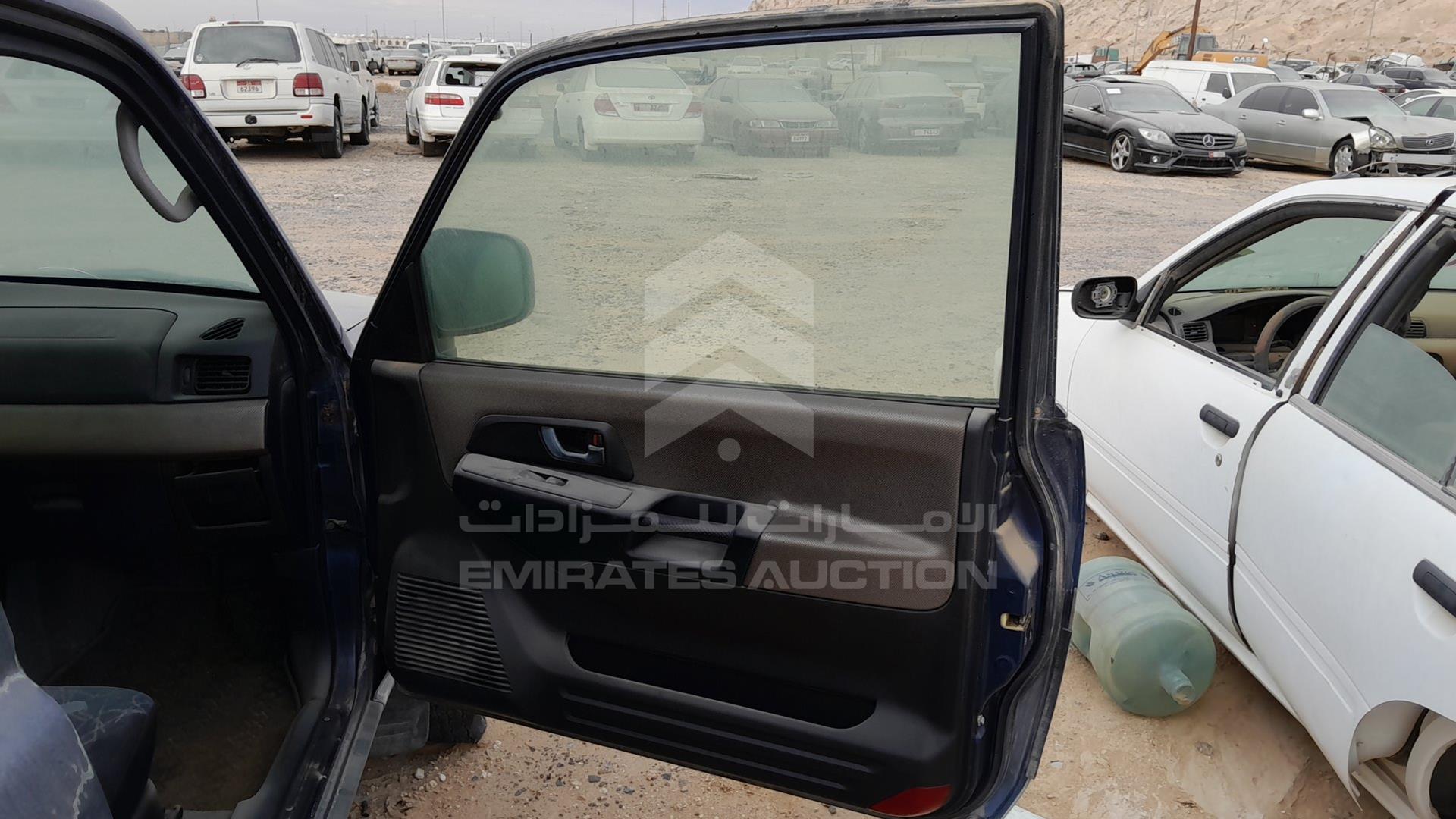 2000 MITSUBISHI PAJERO VIN: JMYMRH65WYY701230