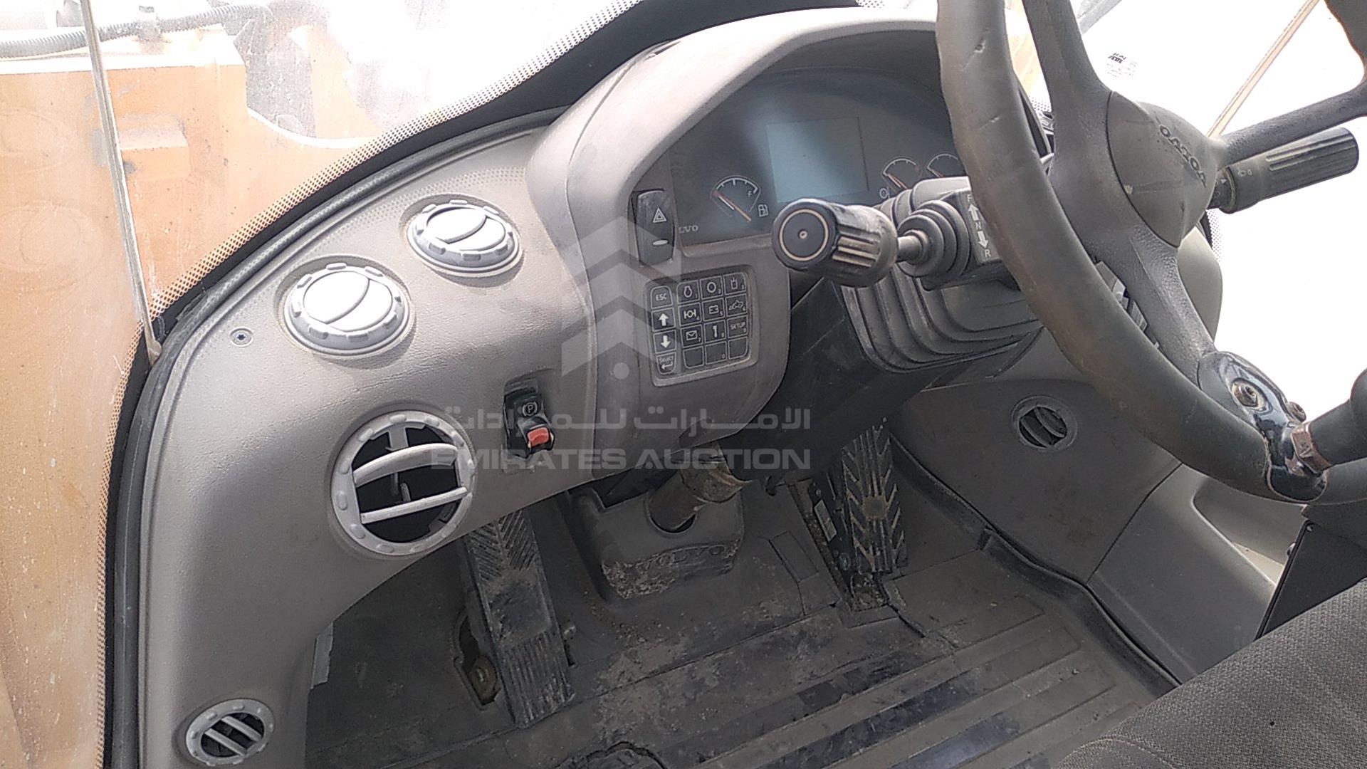 2013 VOLVO --- VIN: VCE0L105K00001157