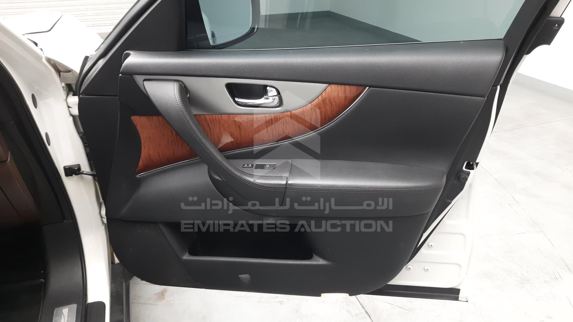 2016 INFINITI QX 70 VIN: JNRCSIMWXGM660013
