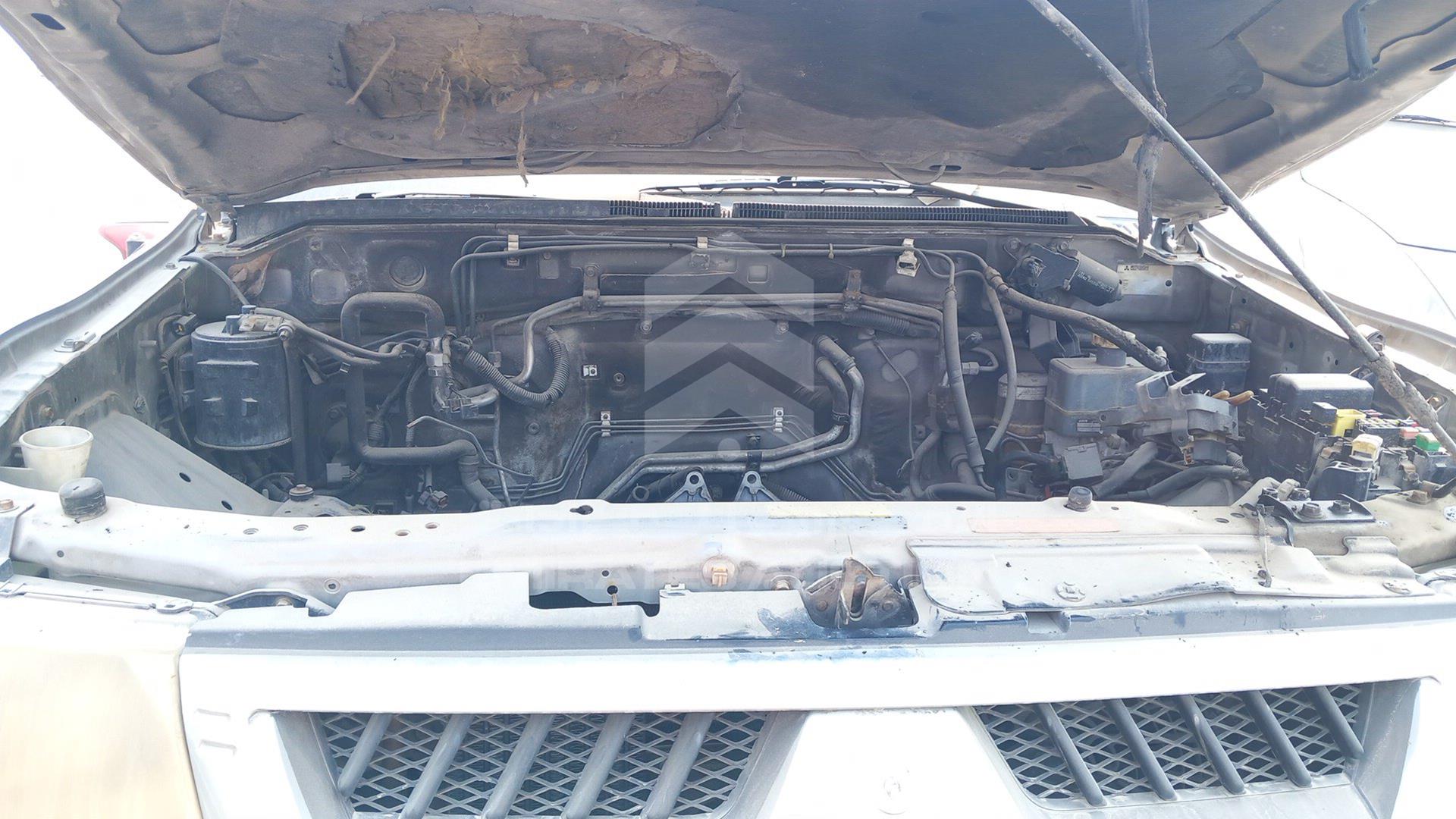 2006 MITSUBISHI PAJERO VIN: JMYLRV73W6J704329