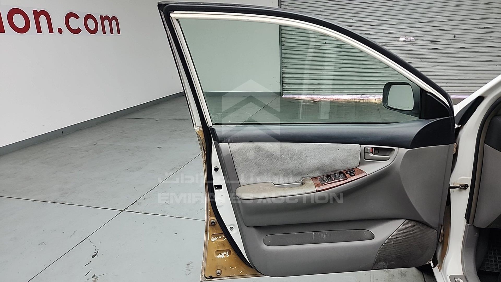 2002 TOYOTA COROLLA VIN: JTDBR23E320074209