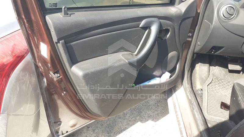VF1HSRCA4FA515266 Auction: EmiratesAuction Lot: 408568 VF1HSRCA4FA515266 Renault Duster 2015 BROWN Photo 9