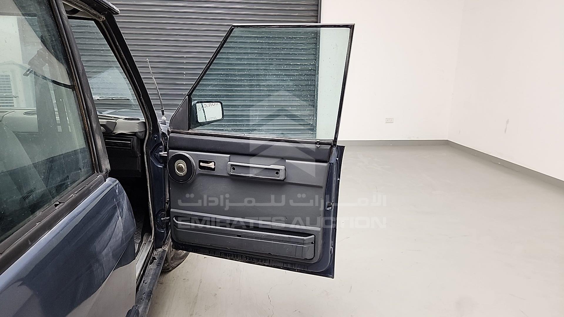 1987 LAND ROVER RANGE ROVER VIN: SALHV1140HA296647